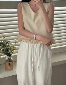 穿了變可愛~下擺荷葉V領短版背心(亞麻+縲縈) - Image 8